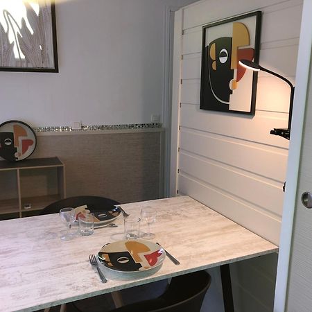2 Pieces Independant Avec Son Jardinet Prive Hotel Борго Екстериор снимка