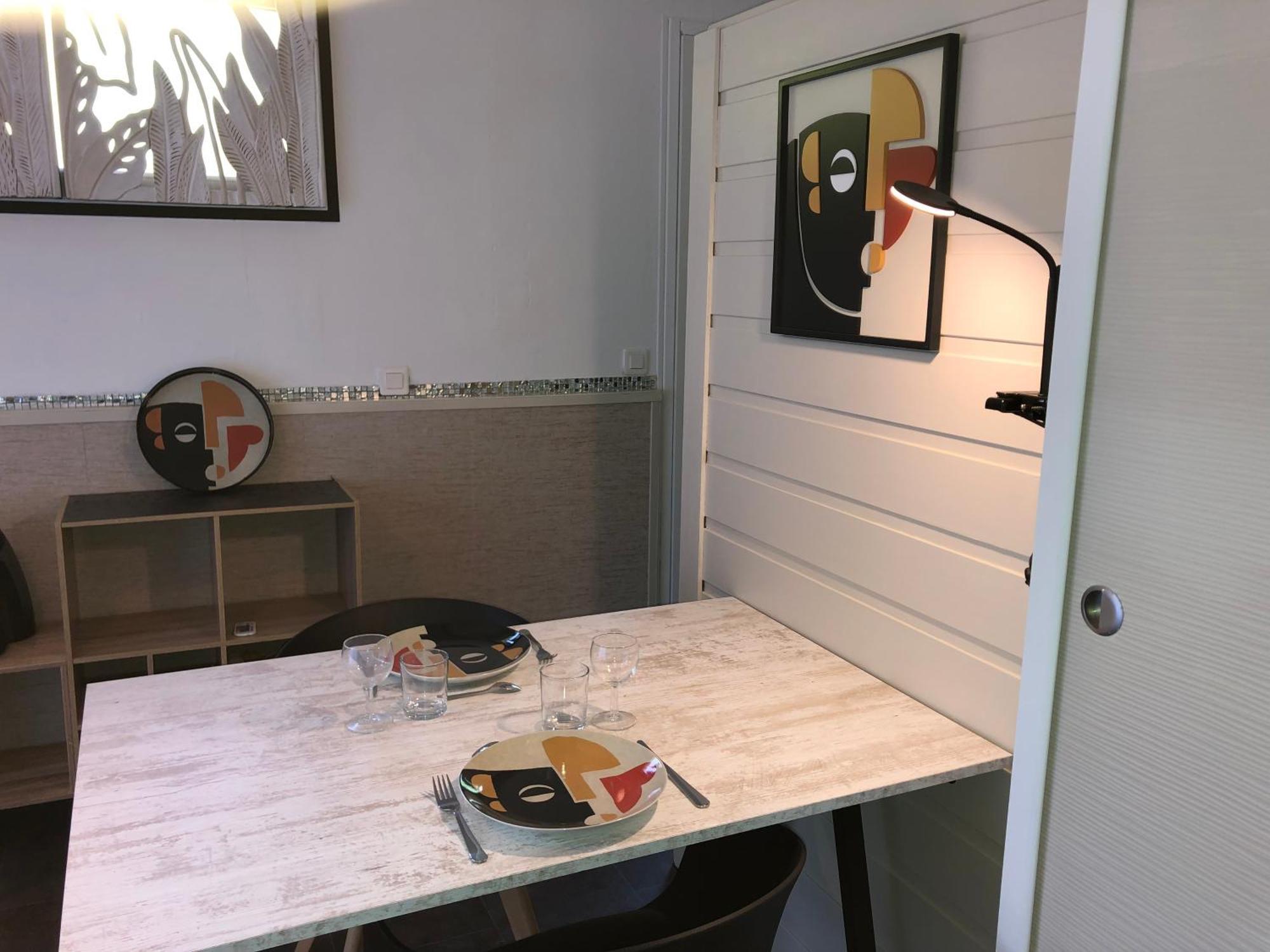 2 Pieces Independant Avec Son Jardinet Prive Hotel Борго Екстериор снимка